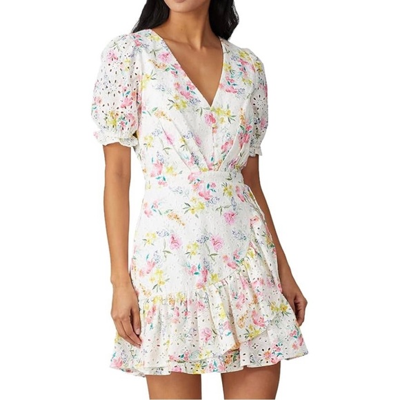 YUMI KIM ~ “Be The One” Eyelet Floral Print Dress ~ Faux Wrap Skirt ~ Size 2 - Picture 3 of 8